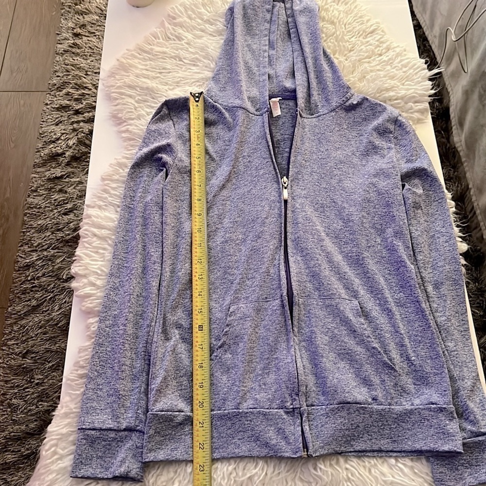 Super cute and casual soft purple zip up hoody! 🛍️🛍️ - Picture 8 of 11